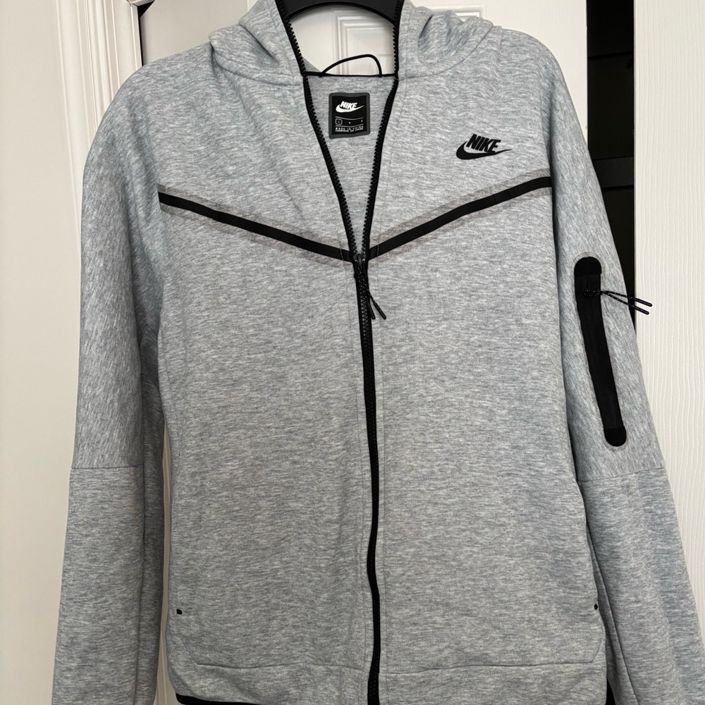Nike Tech (L) Gray Zip-Up
